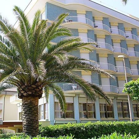Hotel Boston Alba Adriatica Eksteriør bilde