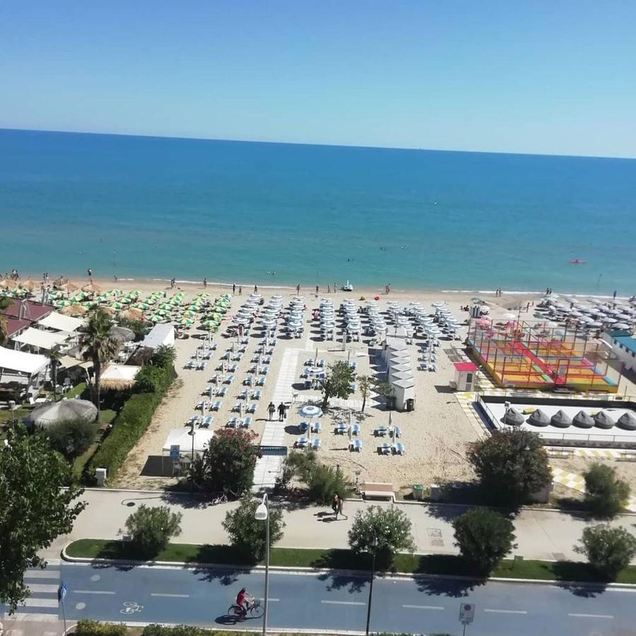 Hotel Boston Alba Adriatica Eksteriør bilde