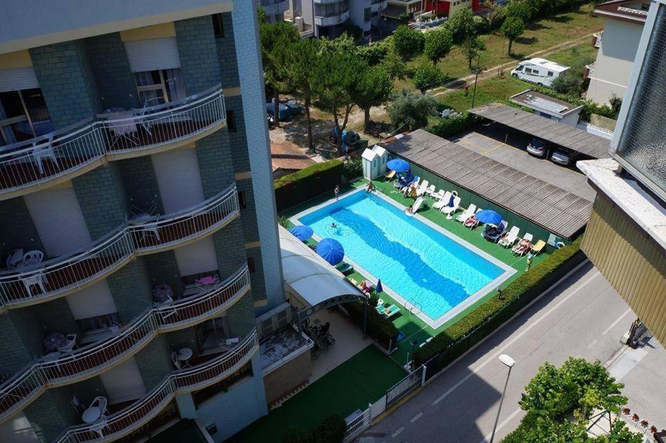 Hotel Boston Alba Adriatica Eksteriør bilde