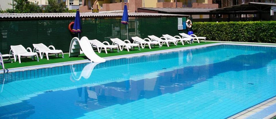 Hotel Boston Alba Adriatica Eksteriør bilde