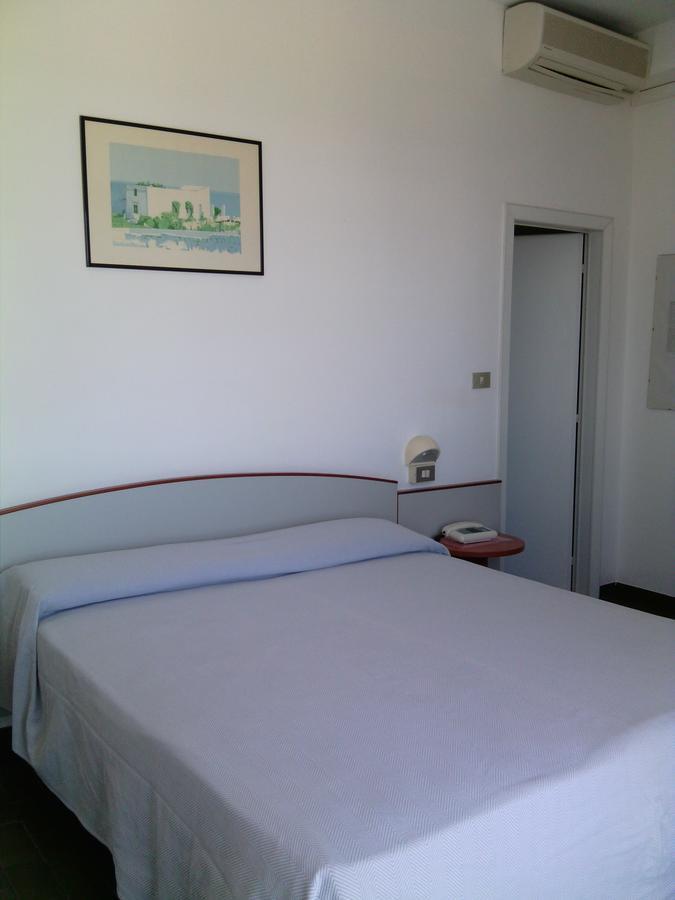 Hotel Boston Alba Adriatica Eksteriør bilde