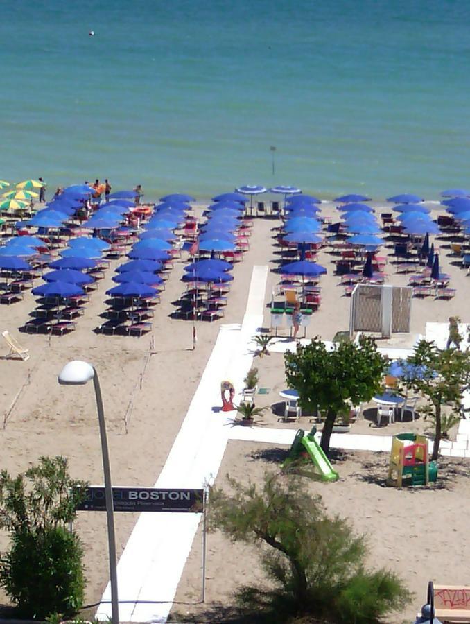 Hotel Boston Alba Adriatica Eksteriør bilde