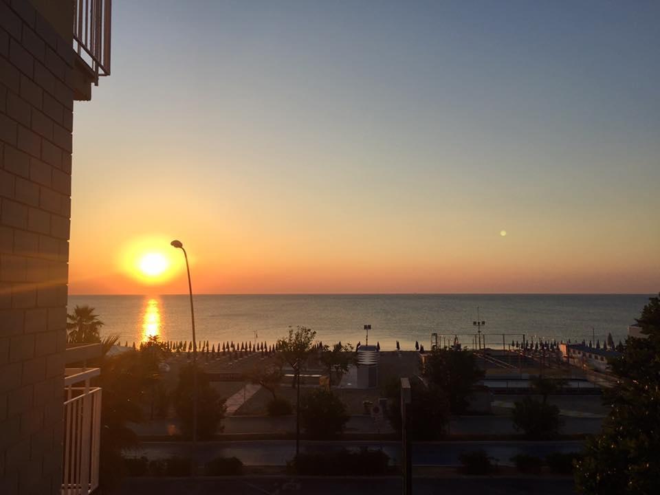 Hotel Boston Alba Adriatica Eksteriør bilde